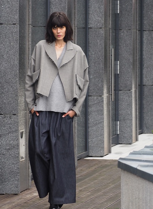 spodnie materiałowe damskie Spodnie FORMY I KOLORY JEANSOWE