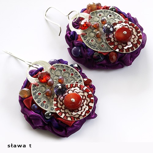 Purpurowe w czerwieni Slawa Tchorzewska bizuteria niszowa