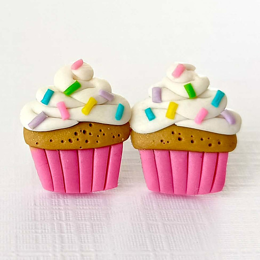 kolczyki z masy plastycznej Kolczyki różowe babeczki z posypką