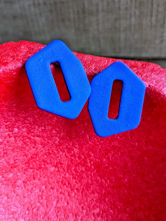 kolczyki z masy plastycznej Kolczyki kobaltowe okienko