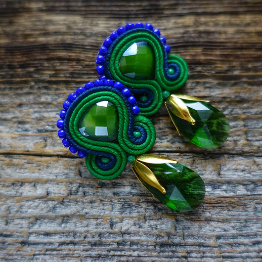 kolczyki soutache Zieleń i granat- kolczyki soutache z kryształkami