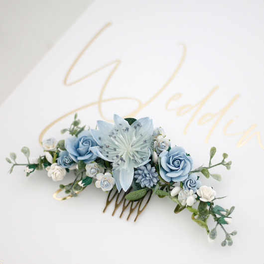 Niebieski kwiatowy grzebyk "Blue Sky" Lola White