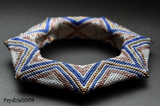 Geometrical bangle Trinket Studio
