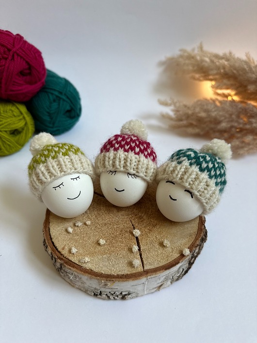 ozdoby wielkanocne Czapeczki na jajka wielkanocne - zestaw 3 szt. (limonka, malina, morski)