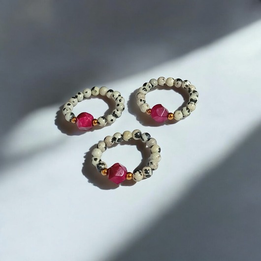 pierścionki elastyczne Pierścionek : fuchsia : jaspis dalmatyński, tygrysie oko fuksja