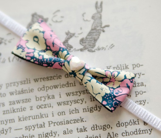 Opaska biała z kokardką smalldesign