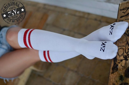 Skarpetki sportowe / podkolanówki ZAYE czerwone MAD Socks
