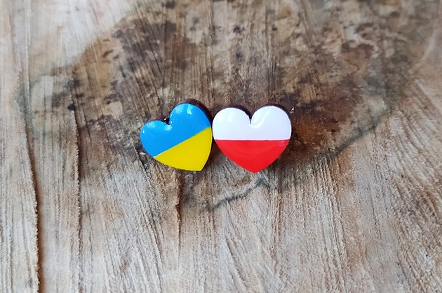 kolczyki z żywicy Dla UKRAINY! Kolczyki serca z flagą Ukrainy i Polski