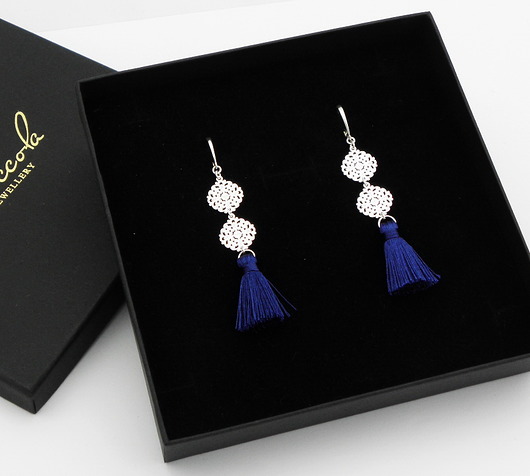 KOLCZYKI Z ROZETAMI ORAZ SZAFIROWYMI CHWOŚCIKAMi Coccola JEWELLERY