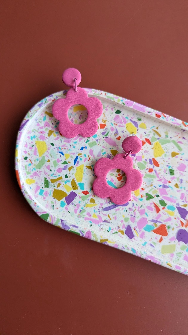 kolczyki z masy plastycznej Różowe kolczyki kwiatki