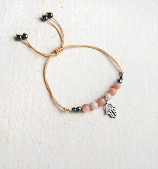 bransoletki z kamieni naturalnych Amulet - kamień słoneczny & hamsa