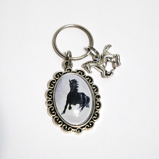 breloki Breloczek - Czarny koń - owalny