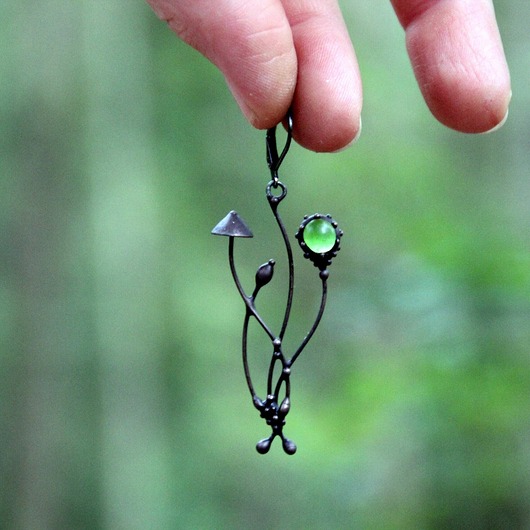 kolczyki - inne Grzyby leśne pojedynczy kolzyk z motywem leśnych czarownic w stylu hippie