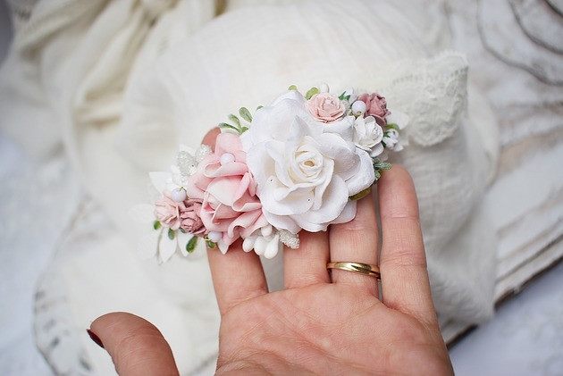 ozdoby na chrzest wianek,chrzest niemowlę opaska  biel, róż