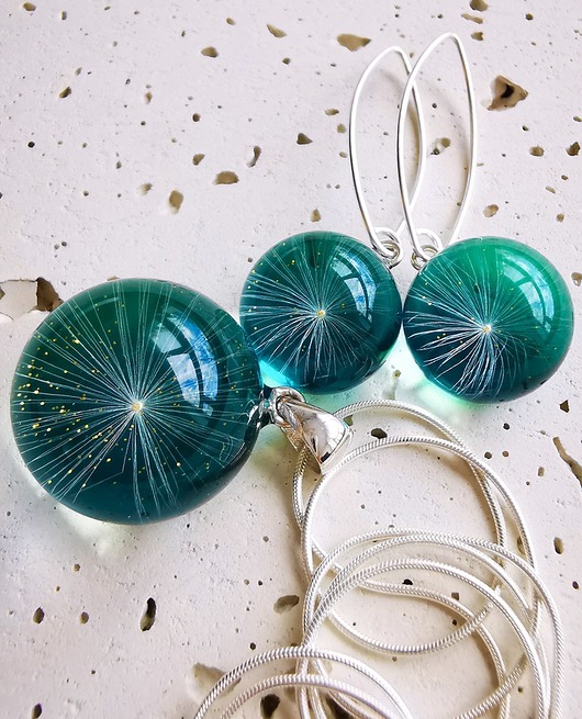 komplet biżuterii zestaw-dmuchawce w żywicy 1