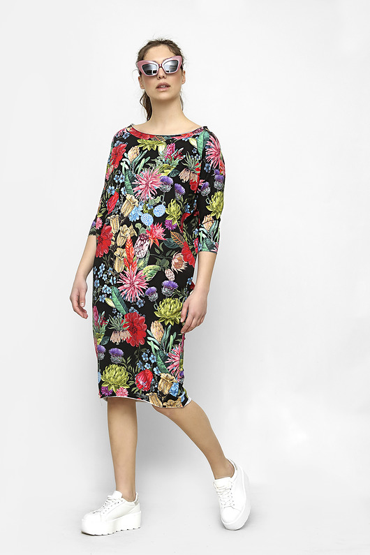Czarna sukienka Inger w egzotyczny print Freeshion