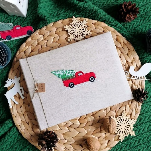 notatniki i albumy Czerwone auto - album świąteczny