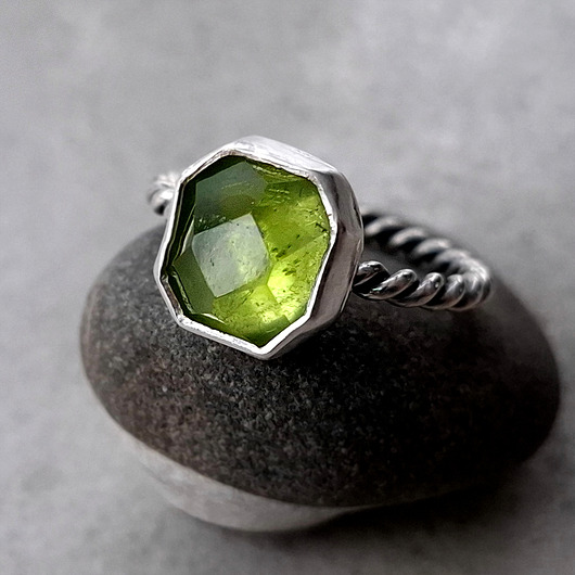 pierścionki srebrne Lemon I srebrny pierścionek z peridotem