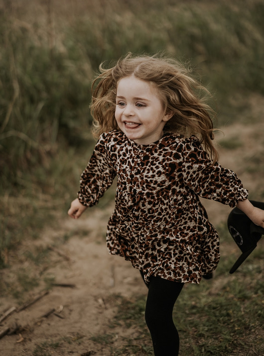 sukienki dla dziewczynki Panterkowa sukienka z falbankami