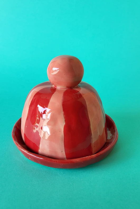 kuchnia - różne Ceramiczna maselniczka, małą, na pół kostki - pojemnik różowo czerwony