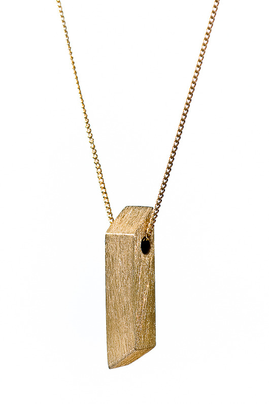 wisiorek krótki z kolekcji EDGY/ ROYAL Daria Siwiak Jewellery
