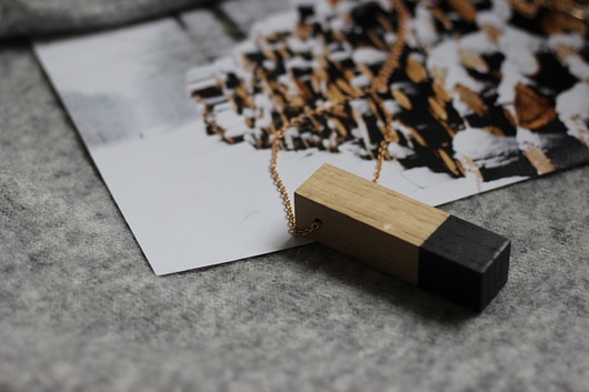 Naszyjnik oak minimal czarny Little Wood Bunny