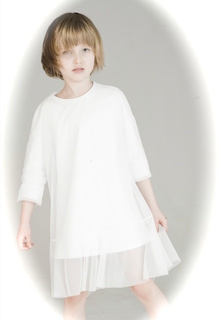Minimalistyczna biała oversize decodada