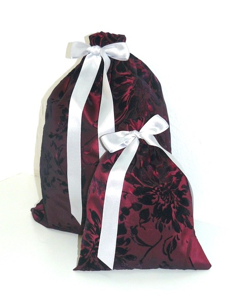 DE LUXE - Madame Burgundy 2009 metka by traczka