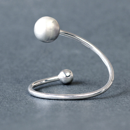 Srebrna minimalistyczna bransoleta ORBITAL SHAMBALA