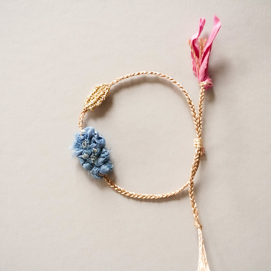 bransoletki na sznurku Bransoletka tkana -  2 elementy, z jedwabiem i koralikami