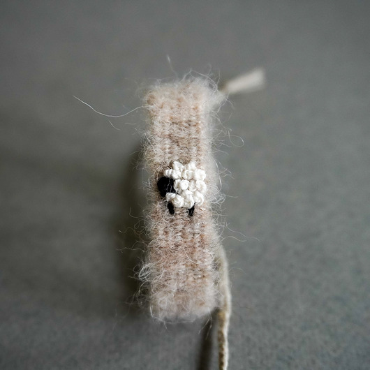 bransoletki na sznurku Puszysta, miękka bransoletka handmade - owieczka