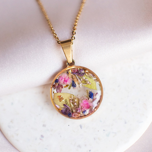 wisiory Wisiorek z kompozycją kwiatową