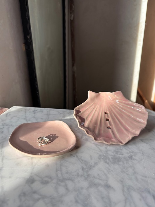 mydelniczki Ceramiczna Mydelniczka Handmade Muszelka Muszla z Odpływem Różowa