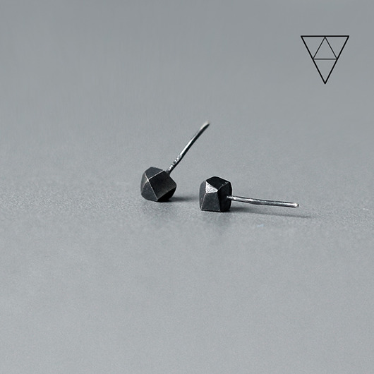 kolczyki wire wrapping Minimalistyczne kolczyki bryłki srebrne DIAMOND