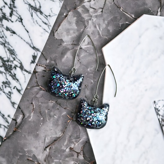 kolczyki z żywicy Kotki: kolczyki z żywicy : kolekcja błysKOTKI : holograficzne