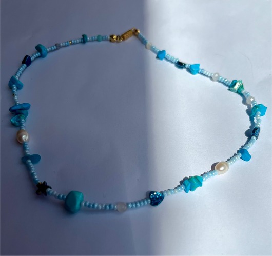 chokery Asymetryczny choker z kamieniami naturalnymi