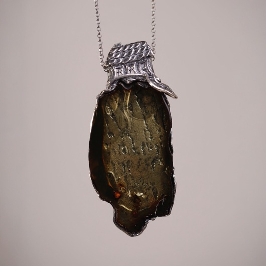 wisiory Wisiorek z bursztynem bałtyckim srebrny domek