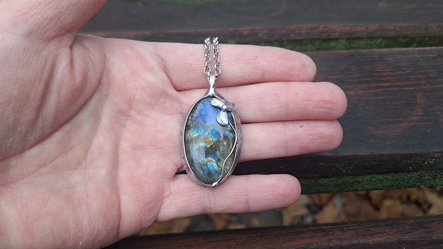 wisiory Z kwiatkiem - wisiorek