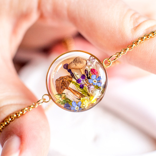 bransoletki z żywicy Bransoletka z  leśną kompozycją