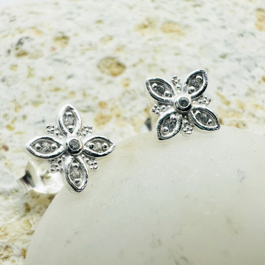 kolczyki srebrne Srebrne kolczyki kwiaty, eleganckie  sztyfty kwiatki