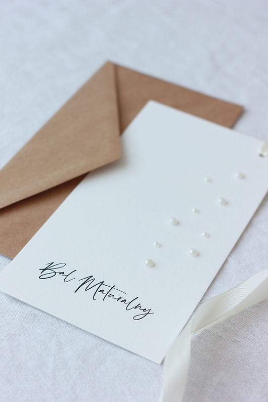 kartki scrapbooking Perłowe. Zaproszenia z perłami na studniówkę