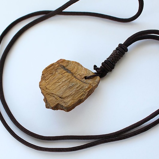 TYGRYSIE OKO surowy wisior amulet KEIT