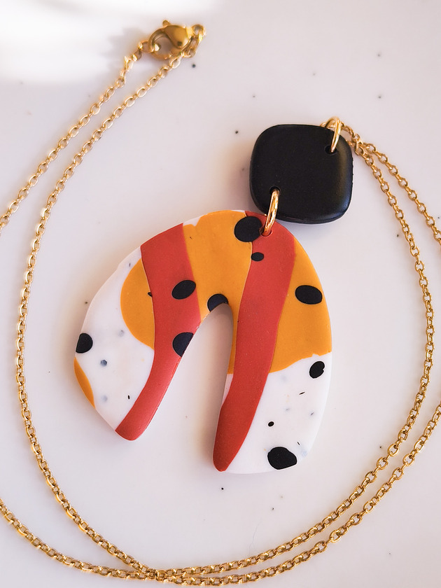 wisiory Naszyjnik abstrakcja w kolorze brązowym wisiorek z dużą zawieszka z gliny