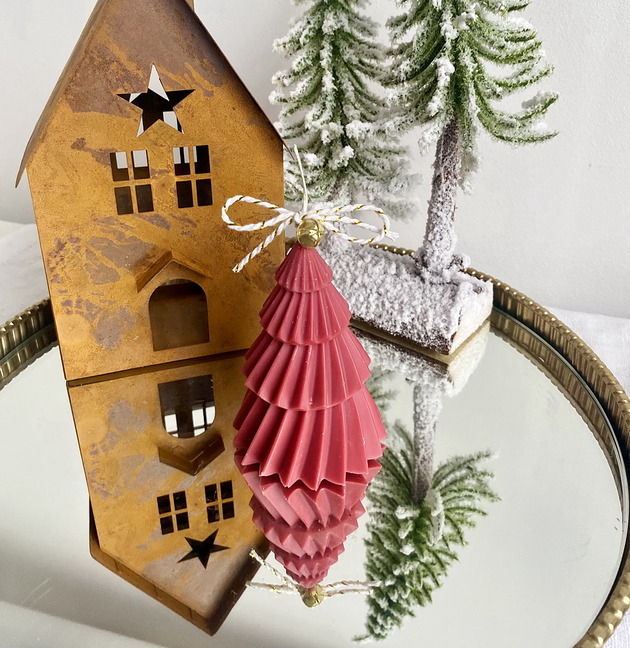 świeczniki i świece Świeca ekologiczna sojowa dekoracyjna "Christmas Tree " 88x64mm