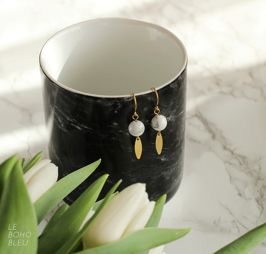 kolczyki z mosiądzu White Howlite with Marquise Earrings