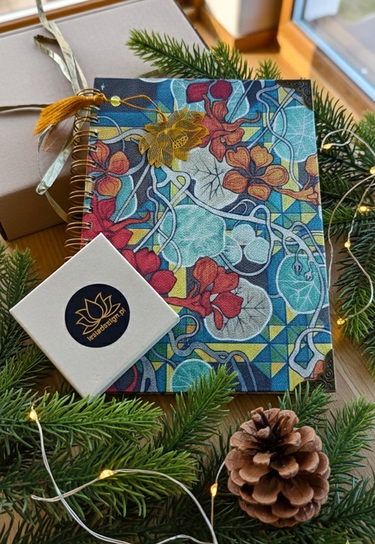 kalendarze i plannery DLA BOTANICZKI Kalendarz zbioru ziół 2026 NASTURCJE z okuciami i zakładką