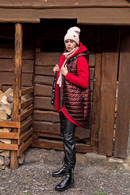 kurtki damskie Kamizelka pikowana METALICZNA BORDO