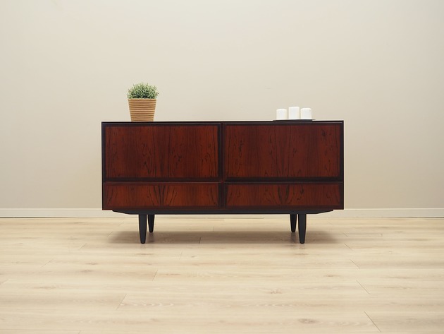 komody i szafki Komoda palisandrowa, duński design, lata 70, producent: Omann Jun