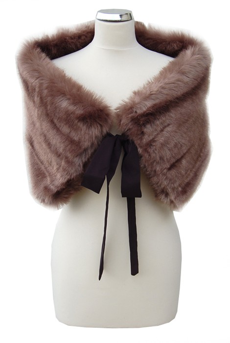 Beige fur stole Kasia Zapała