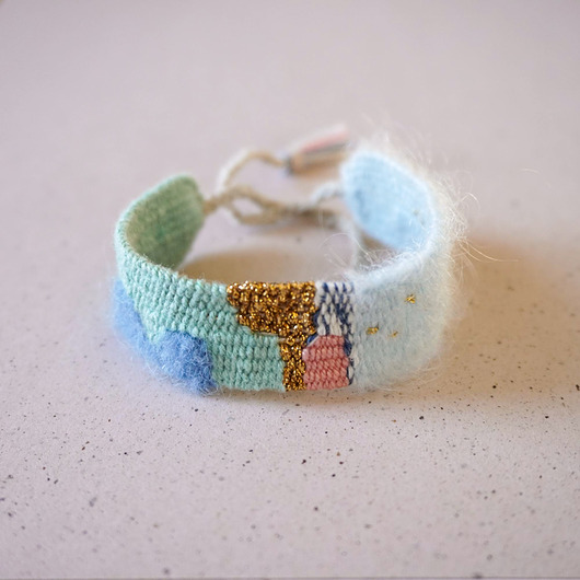 bransoletki na sznurku Surferska bransoletka z nici